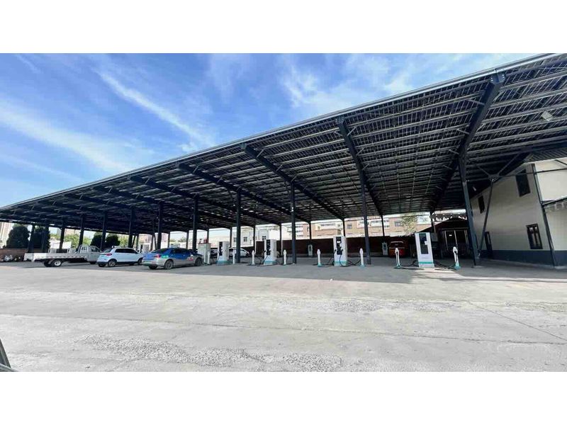 古龍超級(jí)快充站